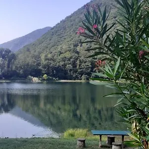 L'angolino Di Magda: On The Lake-private Beach! Apartment